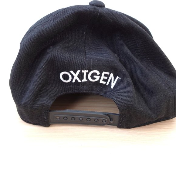 Oxigen Hat Mens Black Snapback Cap Wool Blend Flexfit Tech 110 One Ten OSFA - Picture 6 of 9